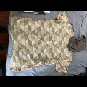 Under Armour Tee w/ Hoodie